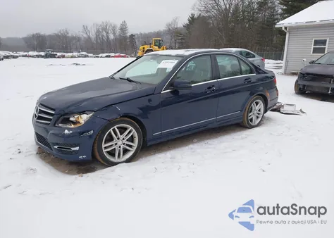 2014 Mercedes-Benz C 300 Sport 4Matic из США, поврежденный, VIN WDDGF8AB6EA940967